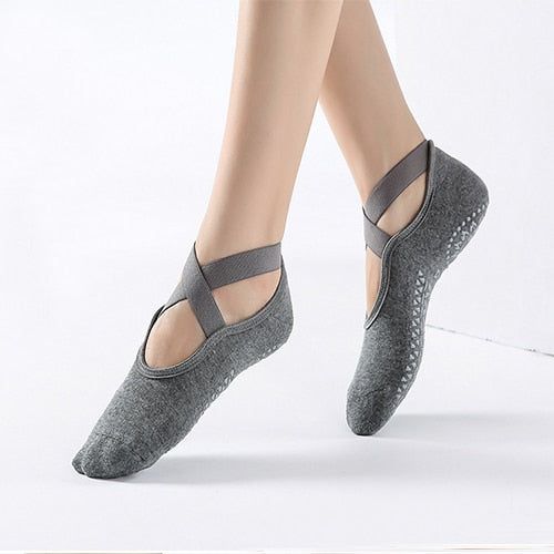 Non-Slip Grip Socks for Women - Perfect for Pilates, Barre, Ballet, and Barefoot Workouts. - luvinly